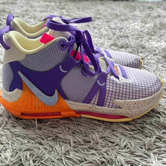 Nike Lebron - Picture 4 of 4